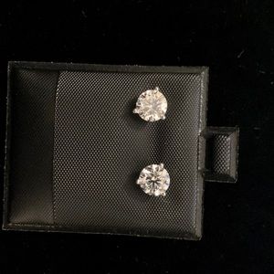 Original diamonds with certificates